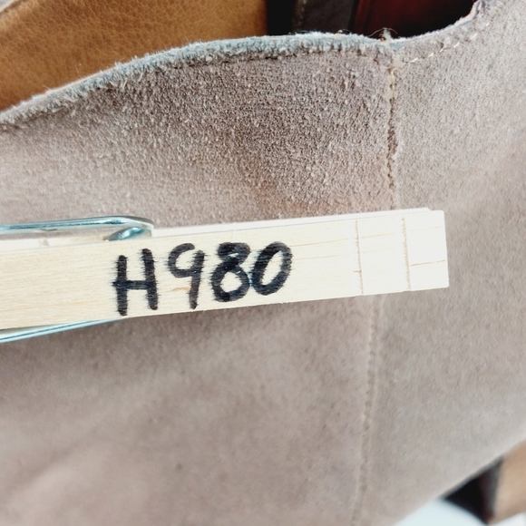 Susina Blakely Tan Suede Slip On Block Heel Ankle Boots / Booties H980 - Picture 14 of 14